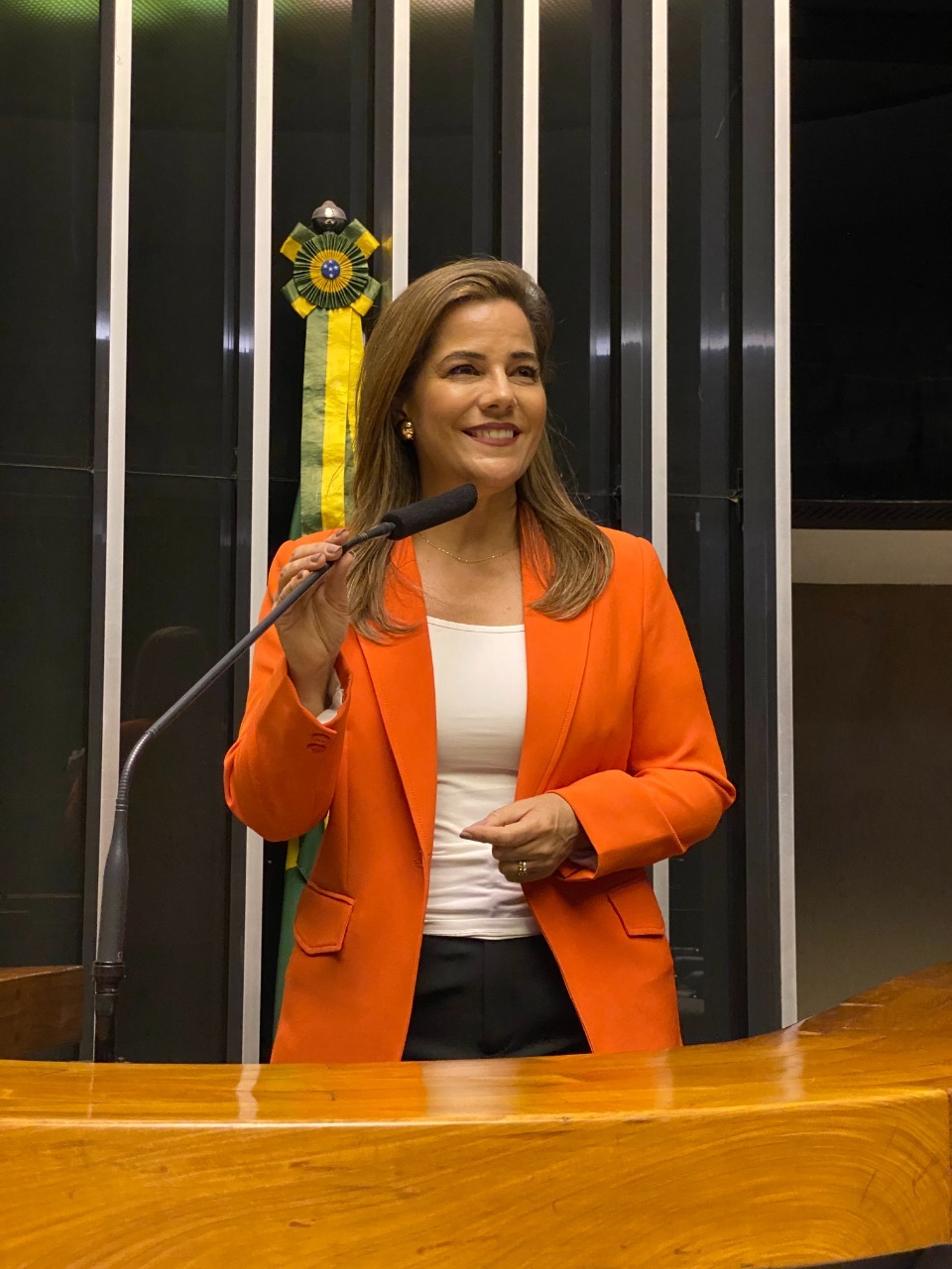 Mara Rocha anuncia pagamento de emenda de R$ 350 mil para construção de quadra esportiva na Comunidade Tartaruga, em Cruzeiro do Sul
